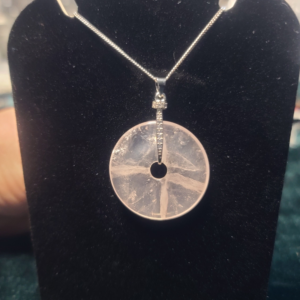 Chic Rose Quartz Necklace